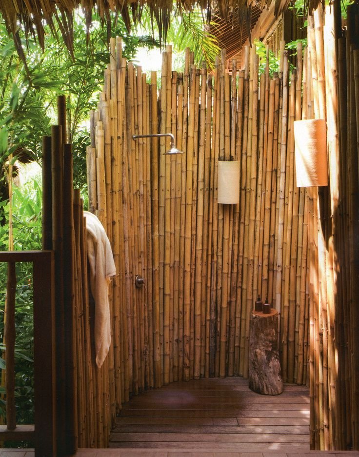 ห้องอาบน้ำในสวน กลางแจ้ง