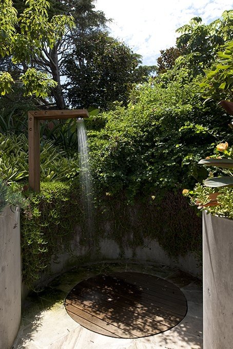 Outdoor garden shower