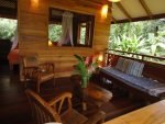 small-wooden-cottage-03