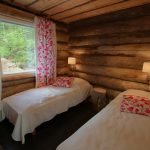 small-log-cabin-07