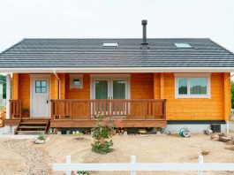 แบบบ้านไม้ญี่ปุ่นชั้นเดียว เพดานสูง มีระเบียงหน้าบ้าน