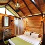 Romantic-Luxury-Tree-House-09