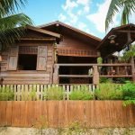 traditional-thai-house-with-porch-swing-01