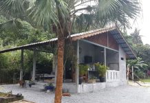 ไอเดียสร้างบ้านหลังเล็ก ผนังปูนเปลือย งบก่อสร้างไม่เกิน 3 แสนบาท
