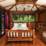 balinese-style-house-right-in-the-middle-of-the-rainforest-08