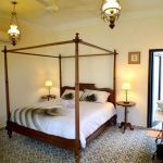 Beautiful-Colonial-Home-04